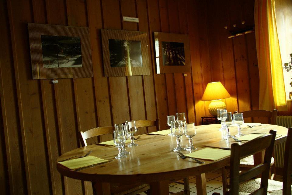 Auberge De La Perdrix Hauterive-la-Fresse Eksteriør billede