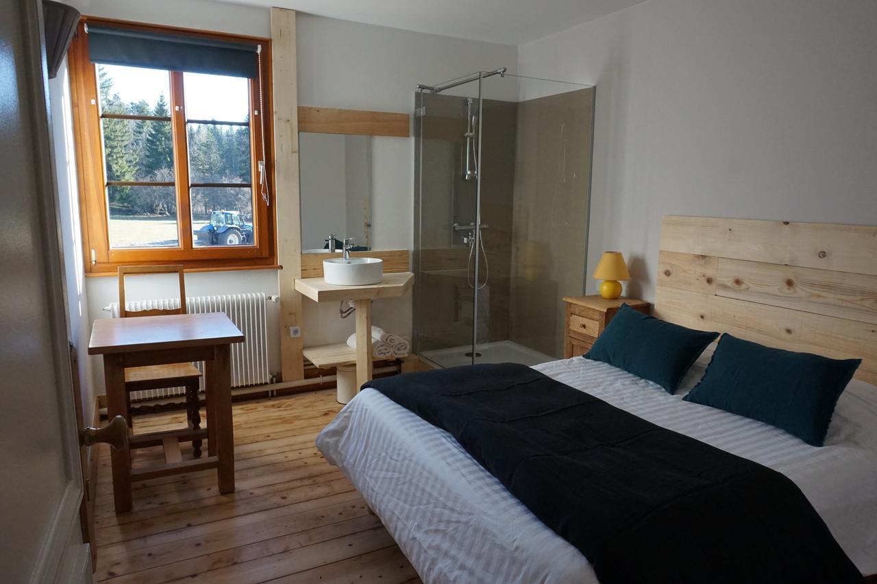 Auberge De La Perdrix Hauterive-la-Fresse Eksteriør billede