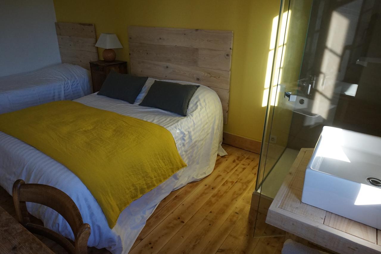 Auberge De La Perdrix Hauterive-la-Fresse Eksteriør billede