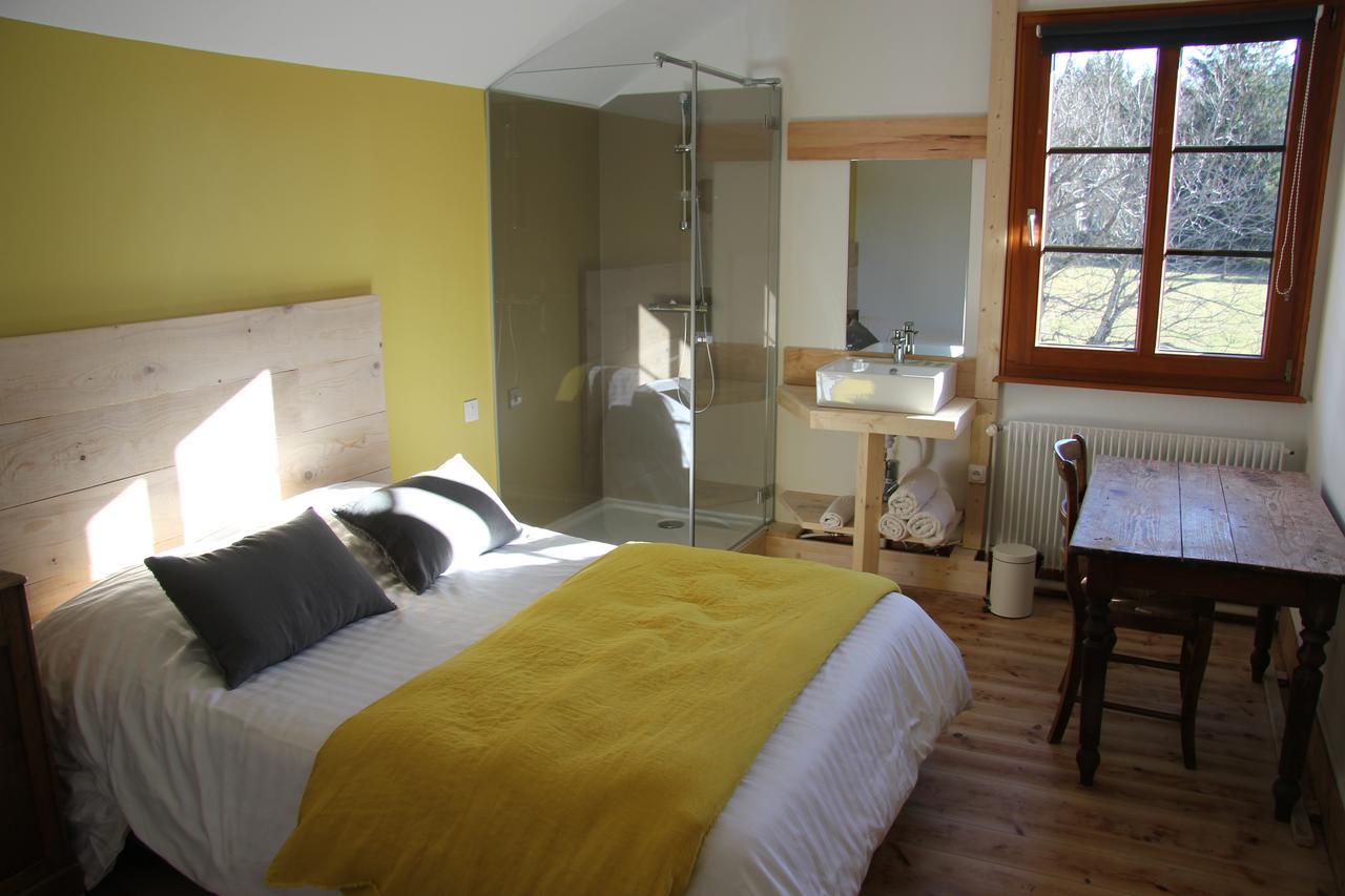 Auberge De La Perdrix Hauterive-la-Fresse Eksteriør billede