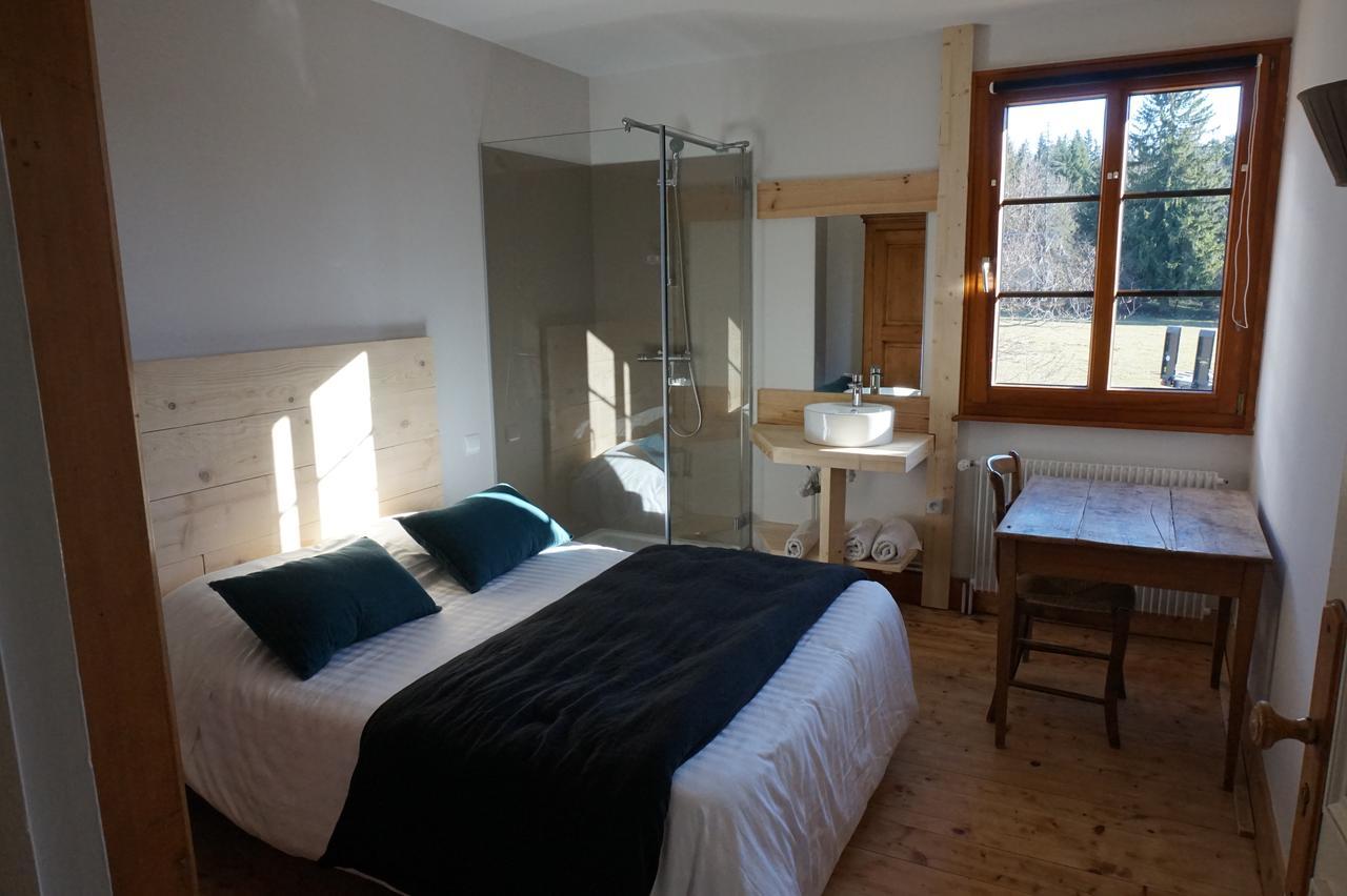 Auberge De La Perdrix Hauterive-la-Fresse Eksteriør billede