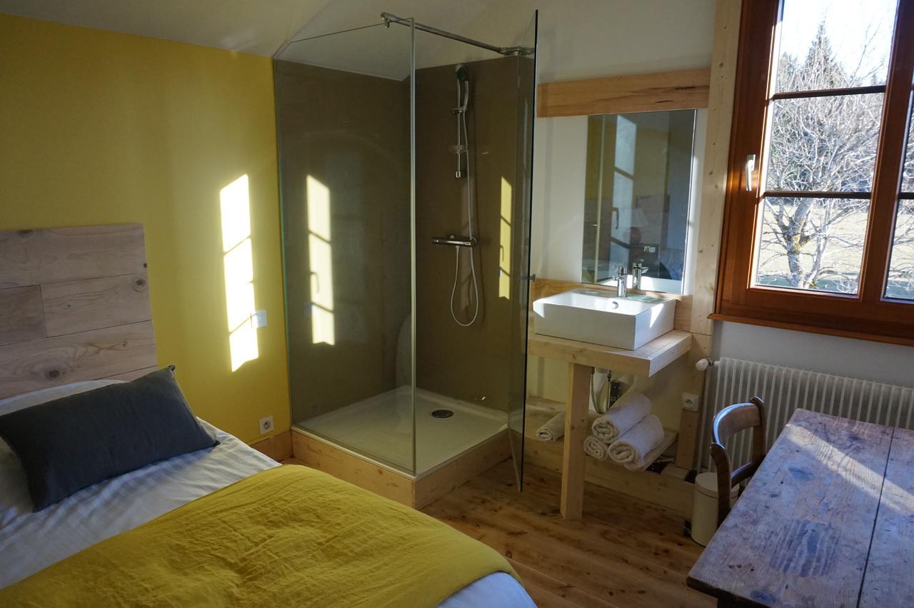 Auberge De La Perdrix Hauterive-la-Fresse Eksteriør billede