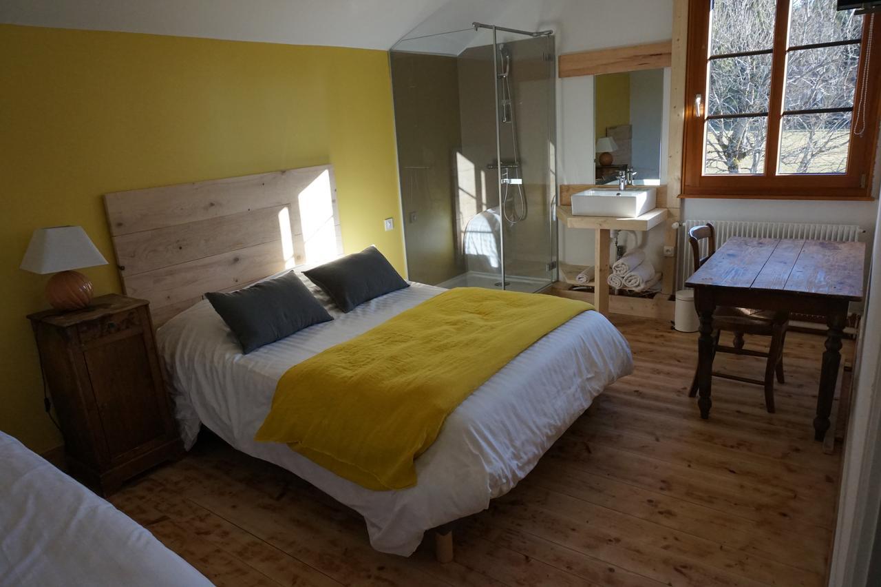Auberge De La Perdrix Hauterive-la-Fresse Eksteriør billede