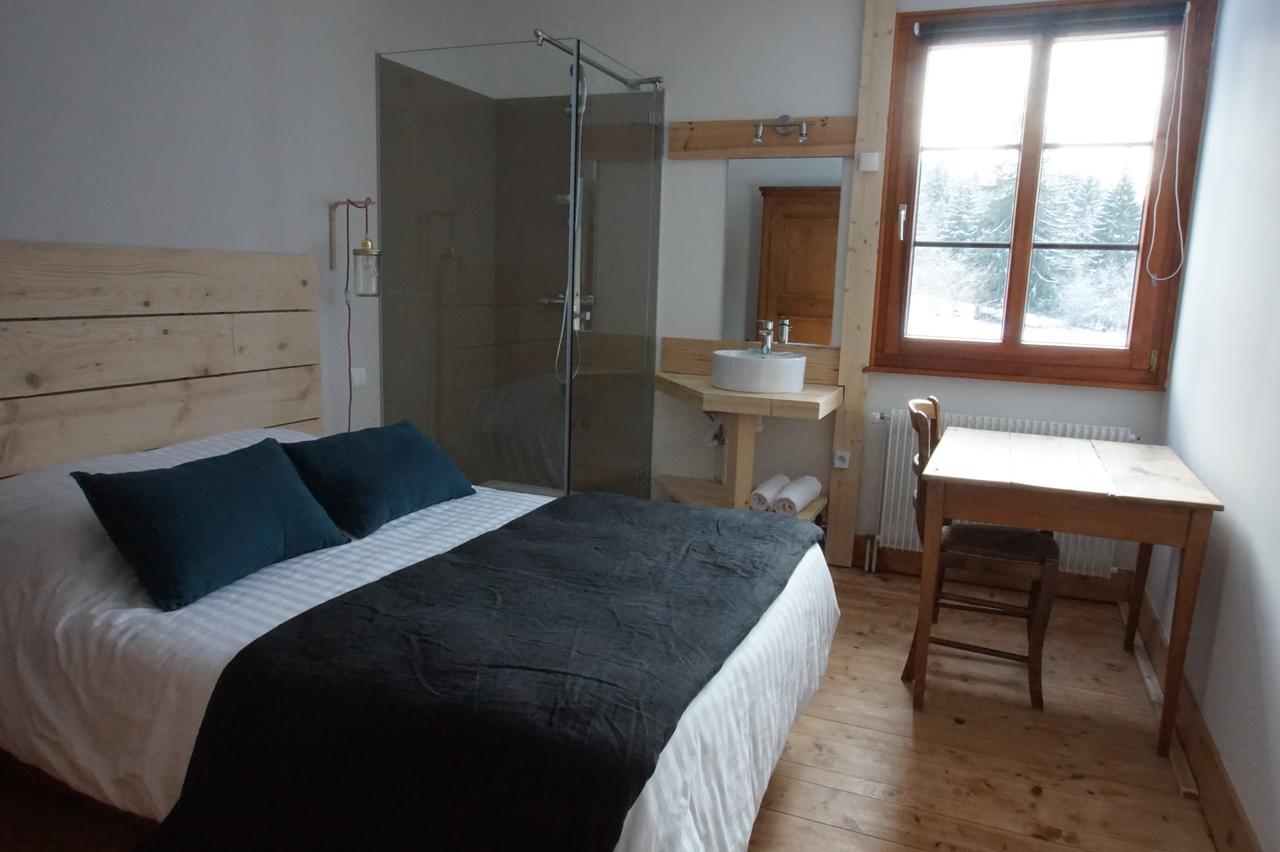 Auberge De La Perdrix Hauterive-la-Fresse Eksteriør billede