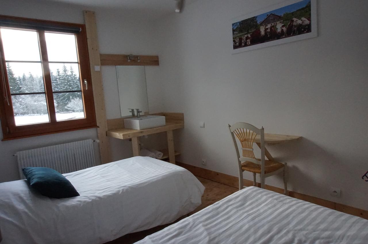 Auberge De La Perdrix Hauterive-la-Fresse Eksteriør billede