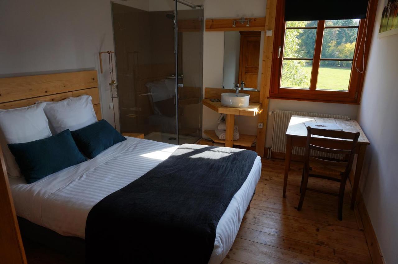 Auberge De La Perdrix Hauterive-la-Fresse Eksteriør billede