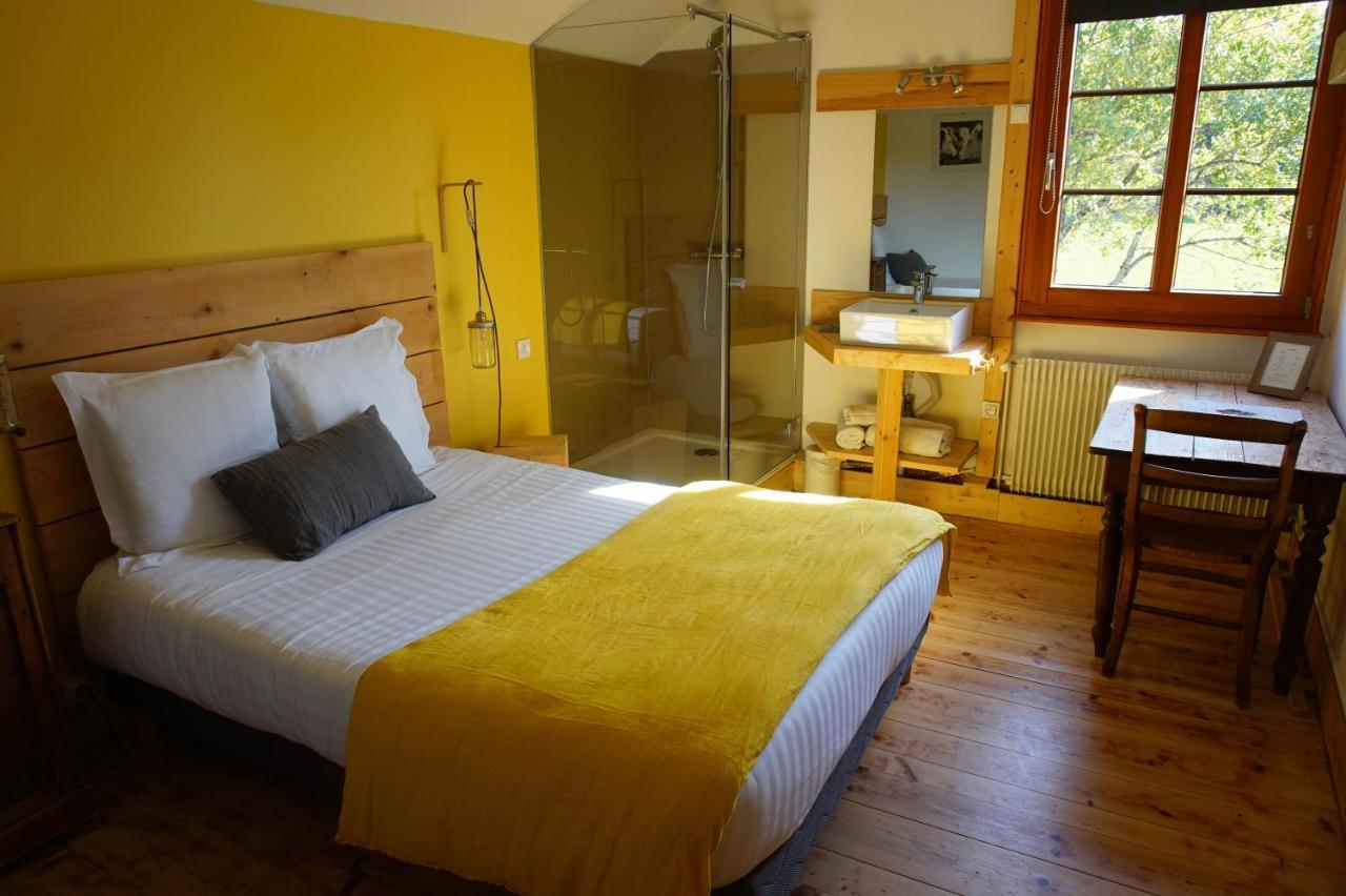 Auberge De La Perdrix Hauterive-la-Fresse Eksteriør billede