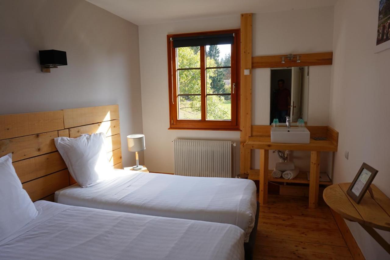 Auberge De La Perdrix Hauterive-la-Fresse Eksteriør billede