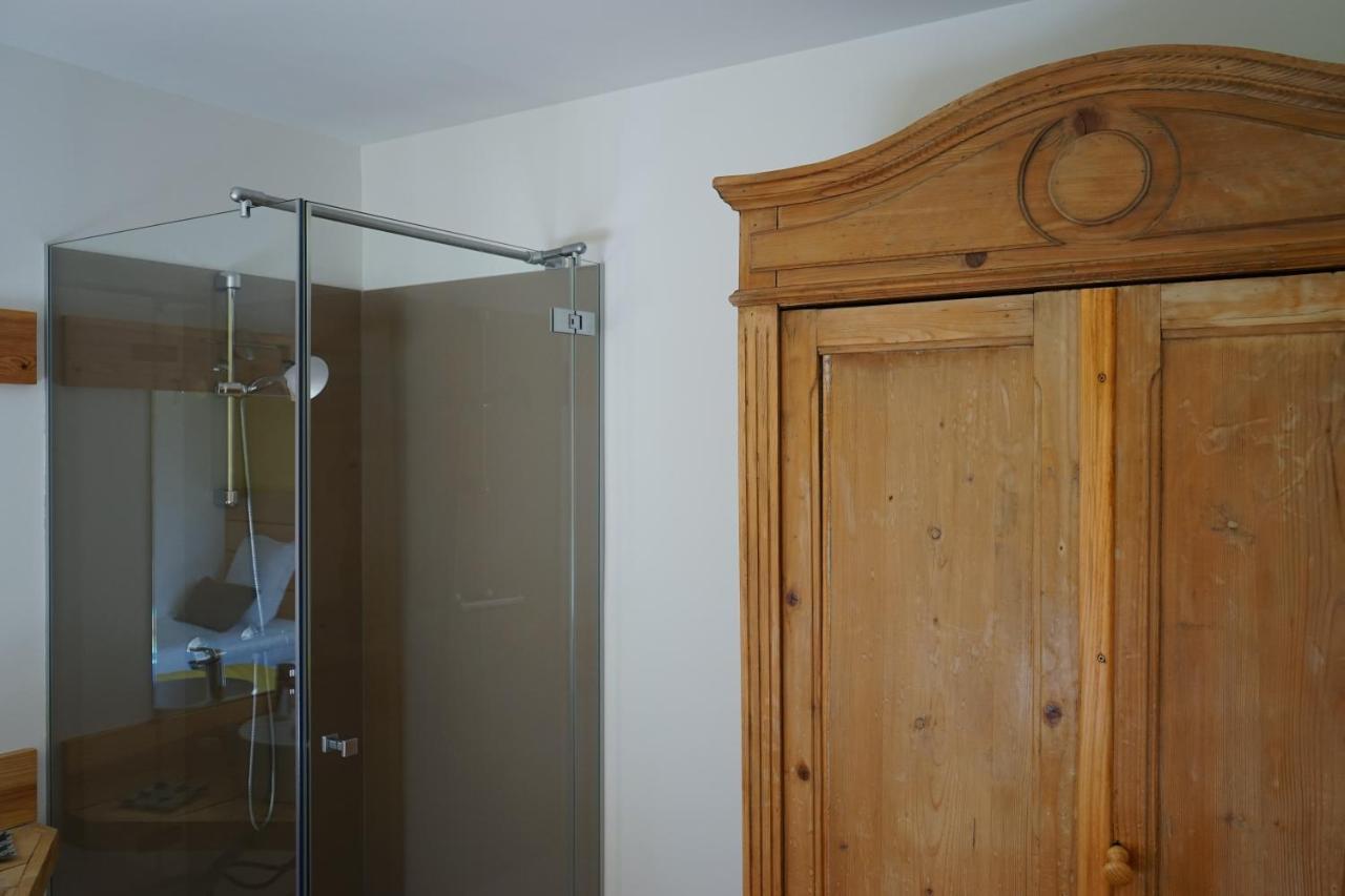 Auberge De La Perdrix Hauterive-la-Fresse Eksteriør billede
