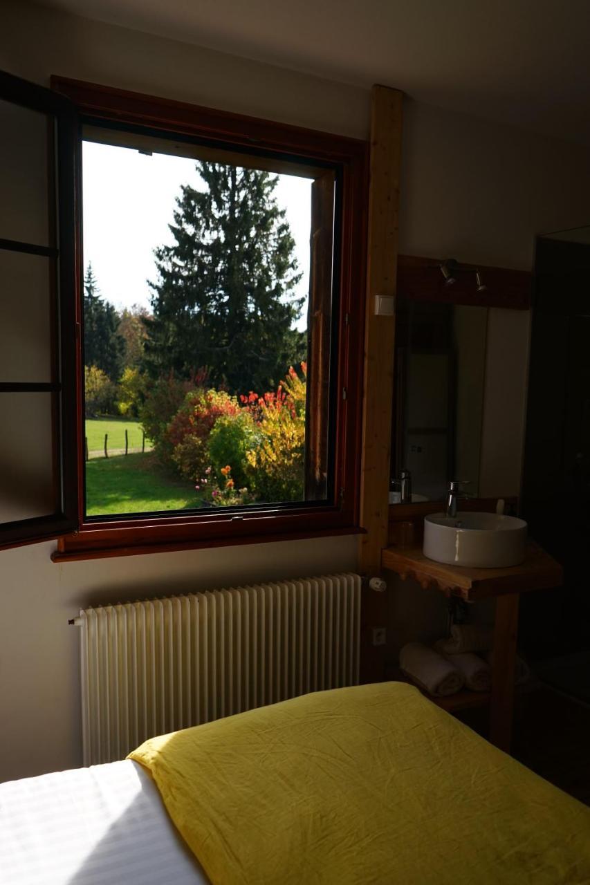 Auberge De La Perdrix Hauterive-la-Fresse Eksteriør billede